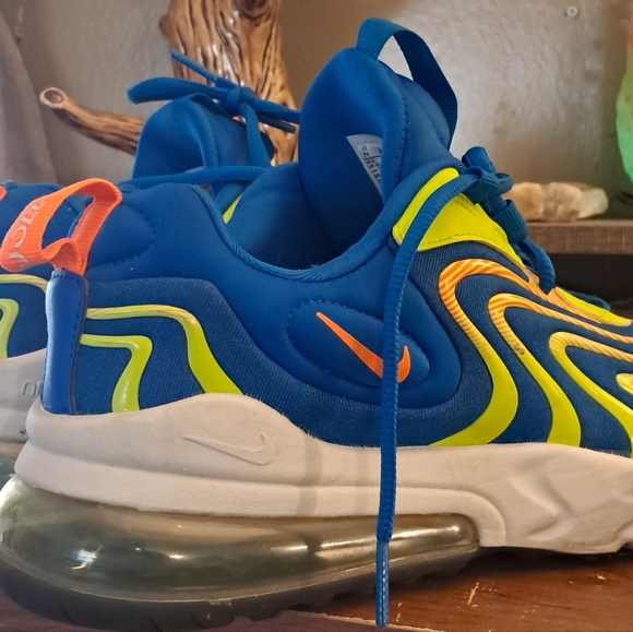 Shoes - Picture 2 of 4